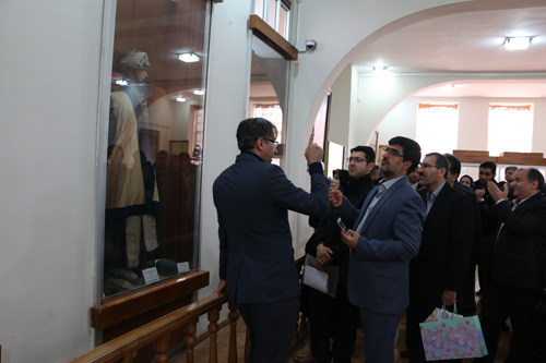 بازدید از موزه های کلیسای وانک اصفهان 7