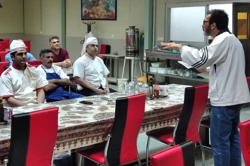 آموزش کارکنان  ایستگاههای انتقال نفت و گاز توسط همکاران محترم پزشکیار 7