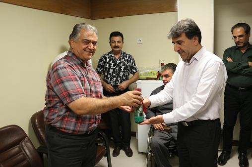 پزشک و داروساز و کارمند  19