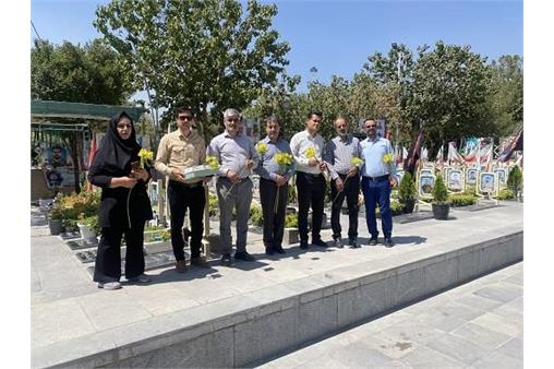 تجدید میثاق کارمندان منطقه اصفهان با شهدا بمناسبت هفته دولت