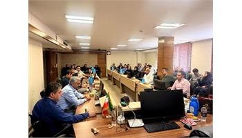 آیین تقدیر از دکتر شانظری در درمانگاه توحید برگزار شد