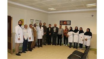 تکریم و تقدیر مانوکیان کارمند مسیحی اصفهان توسط دکتر شیرانی