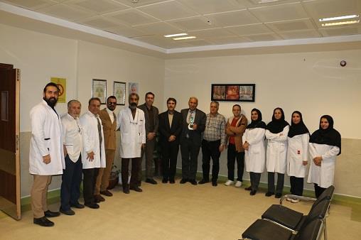 تکریم و تقدیر مانوکیان کارمند مسیحی اصفهان توسط دکتر شیرانی