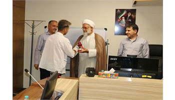 تقدیر از نیروهای پیمانکاری تنظیفات به مناسبت روز کارگر